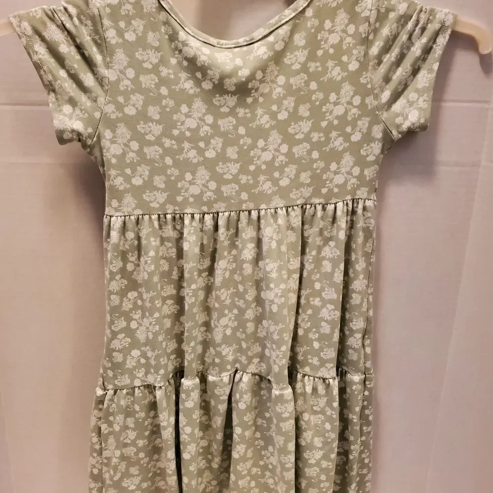 Cute brand new little girls dress size 8